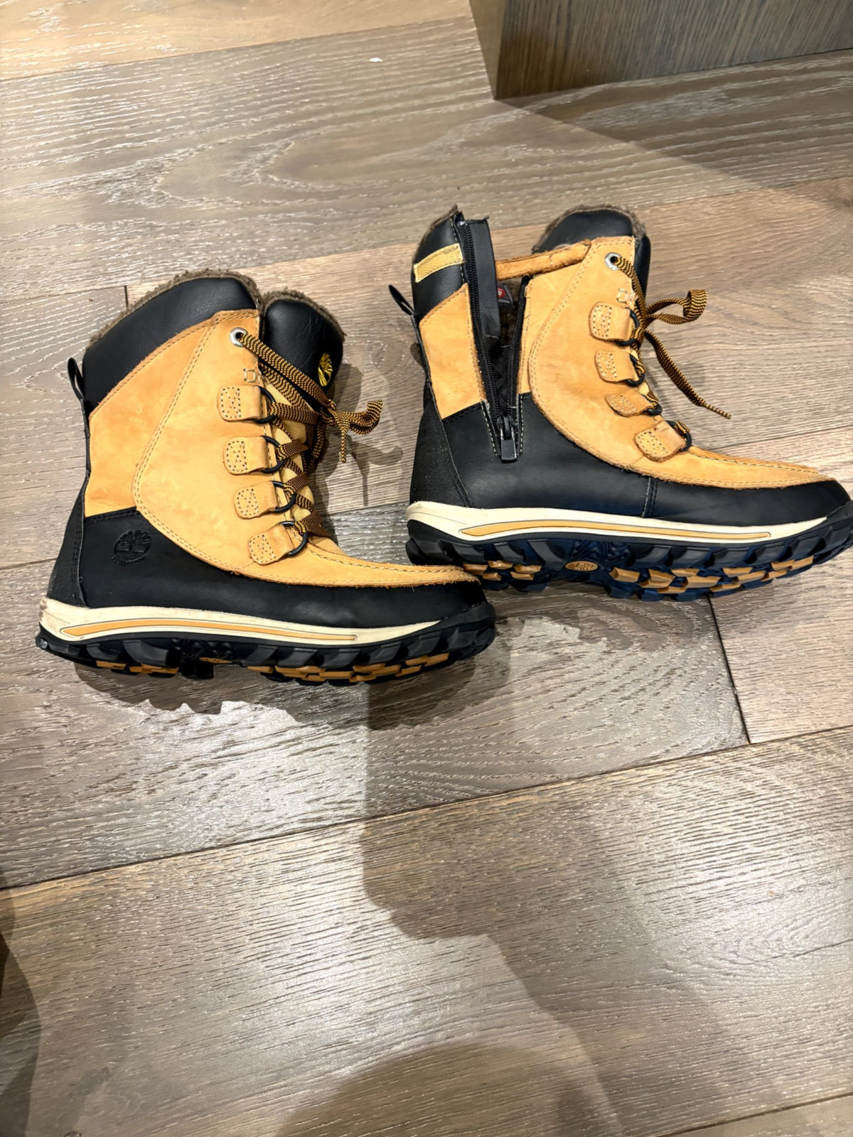 VGUC Timberland - Kids' (Junior) Chillberg HP Waterproof Boots Size 5, Shoes 5 (Big Kids:8–12yr)