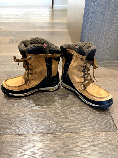 VGUC Timberland - Kids' (Junior) Chillberg HP Waterproof Boots Size 5, Shoes 5 (Big Kids:8–12yr)