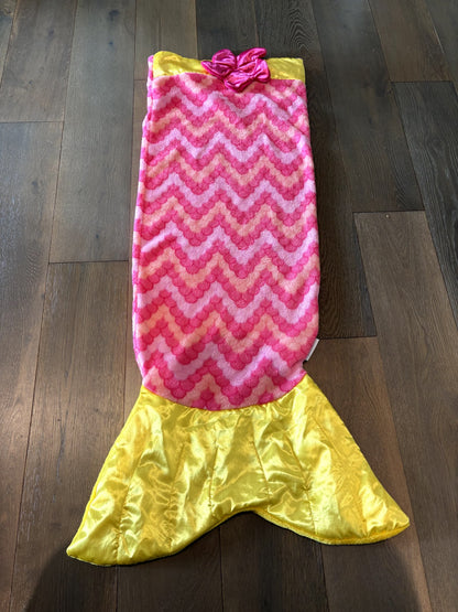 VGUC Snuggie Tails - Mermaid Tail Soft Cuddly Blanket