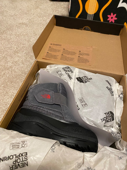 BRAND NEW North Face Toddler Alpenglow II Snow Boots size 9c, Shoes 9 (Toddler:2-4yr)