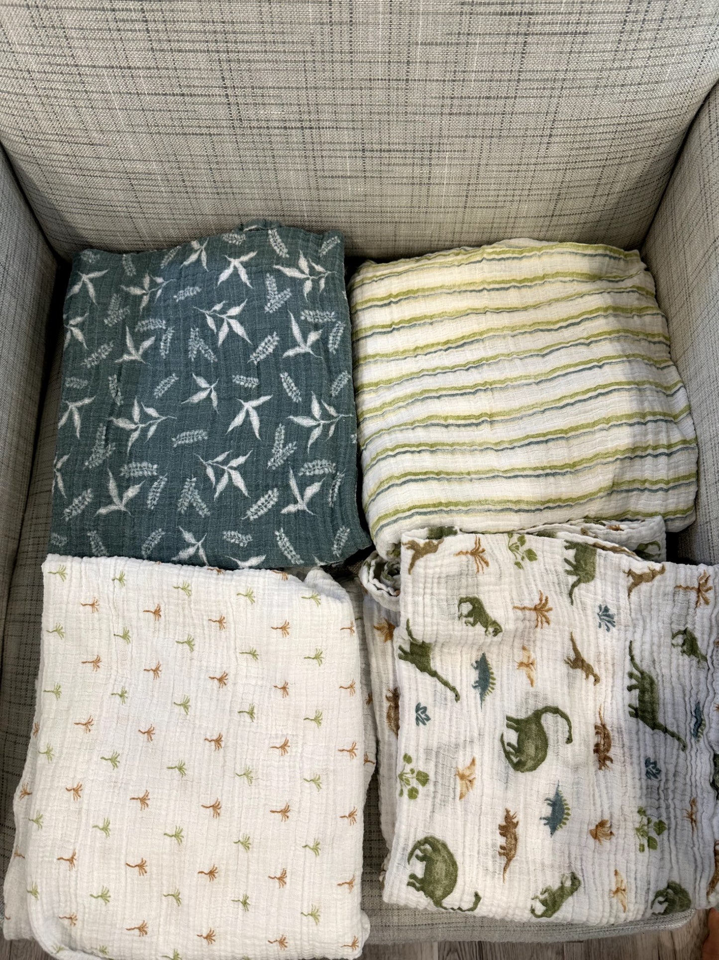 aden + anais Muslin Receiving Blanket, 4 pack, 0-3 Months (Newborn)