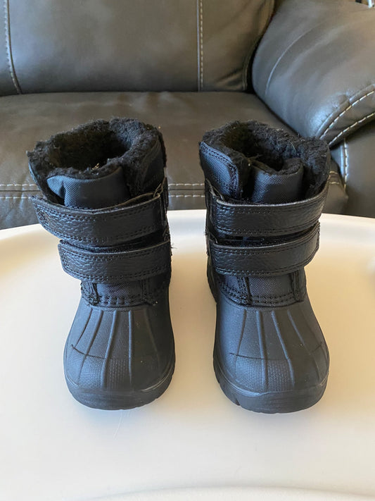 Toddler boy winter boots size 6, Shoes 6 (Walkers:12-24 mth)