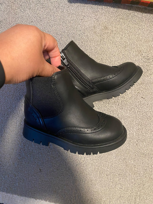 Toddler boy chelsea boots size 8 (Baby Gap), Shoes 8 (Toddler:2-4yr)