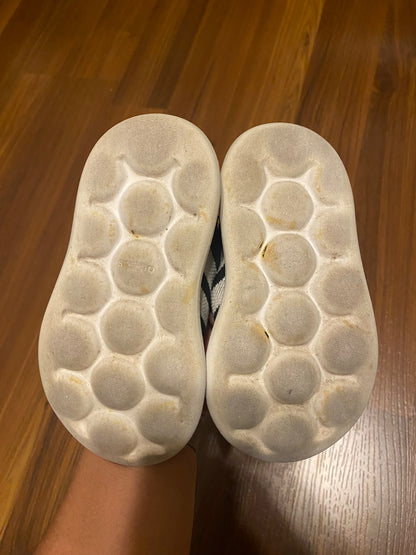 Adidas Bubble Comfy toddler shoes size US 8.5, Shoes 8.5 (Toddler:2-4yr)