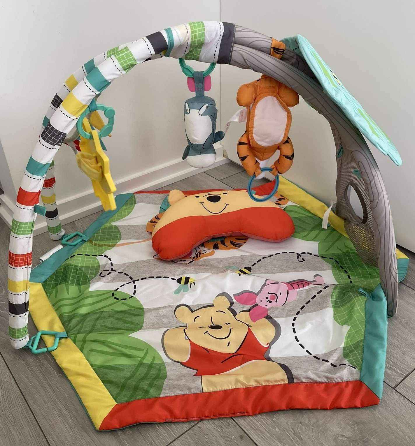 Bright Starts Winnie the Pooh Happy as Can Bee Activity Gym