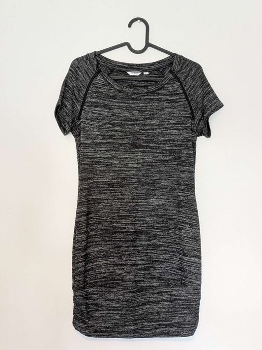 Cute maternity dress to show off that bump! Size XXS, Maternity XS (0-2)