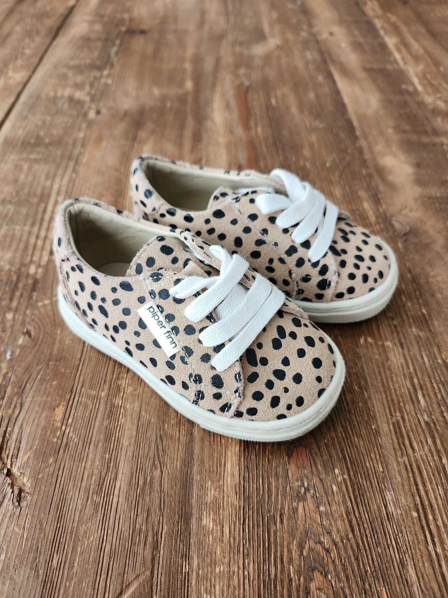 Piper Finn, Cheetah low top sneakers, toddler Size 4, like new, Shoes 4 (Baby: 0-12 mth)