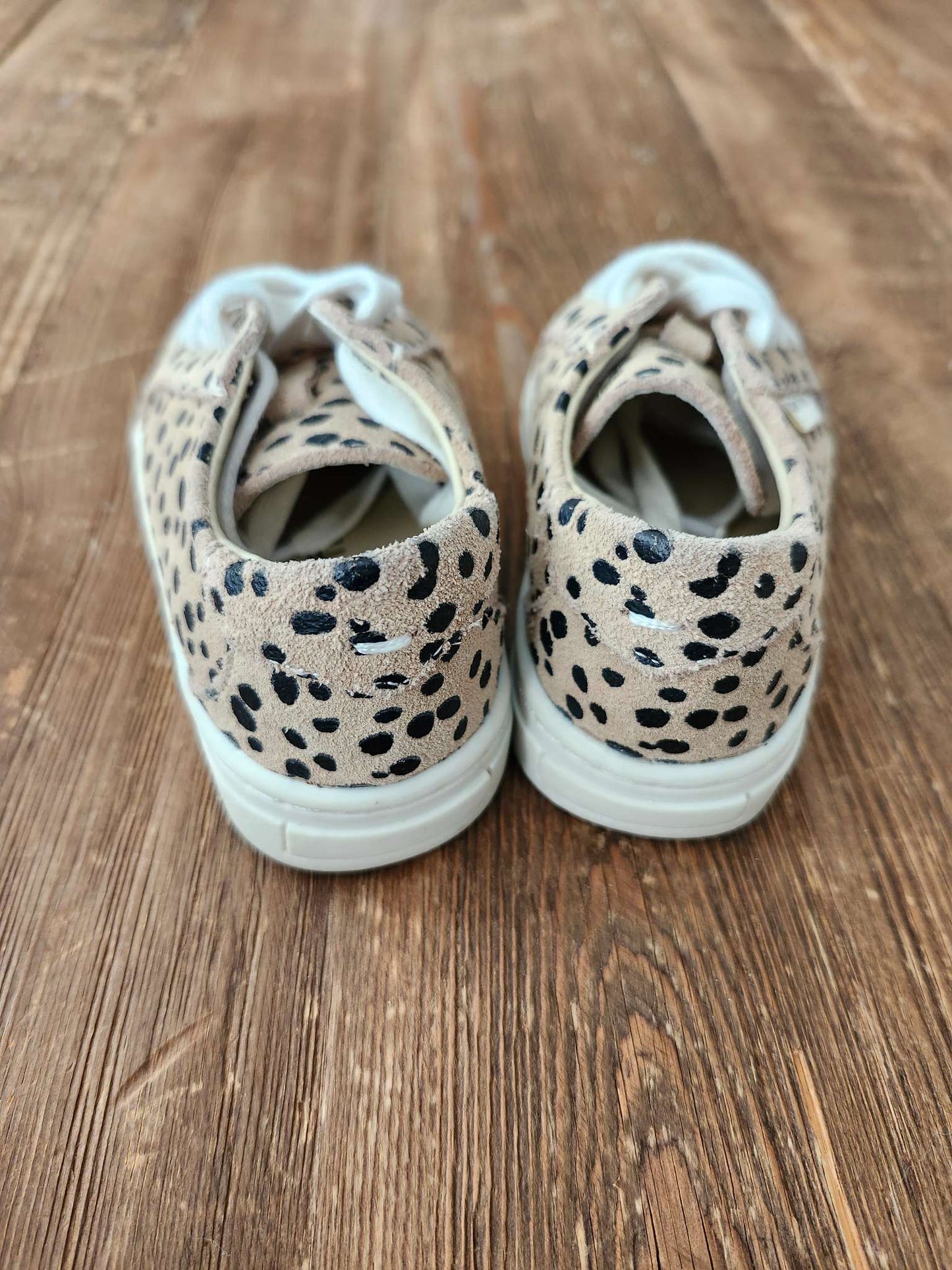 Piper Finn, Cheetah low top sneakers, toddler Size 4, like new, Shoes 4 (Baby: 0-12 mth)