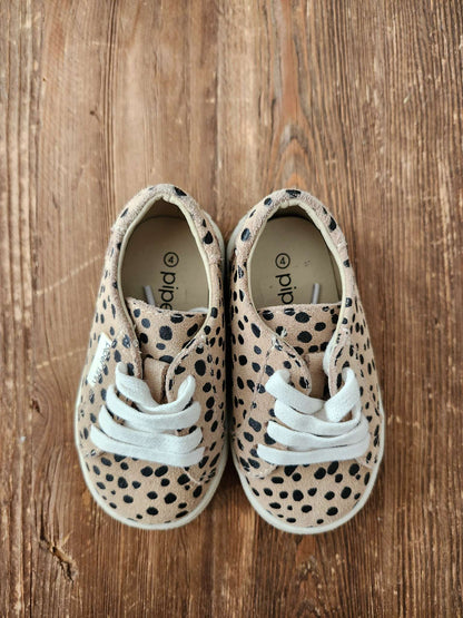 Piper Finn, Cheetah low top sneakers, toddler Size 4, like new, Shoes 4 (Baby: 0-12 mth)
