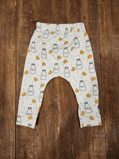 Kewe Clothing, milk and cookies leggings, 6-12M, EUC, Kids 9 Month (6-9M)