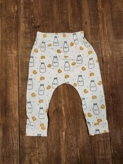 Kewe Clothing, milk and cookies leggings, 6-12M, EUC, Kids 9 Month (6-9M)