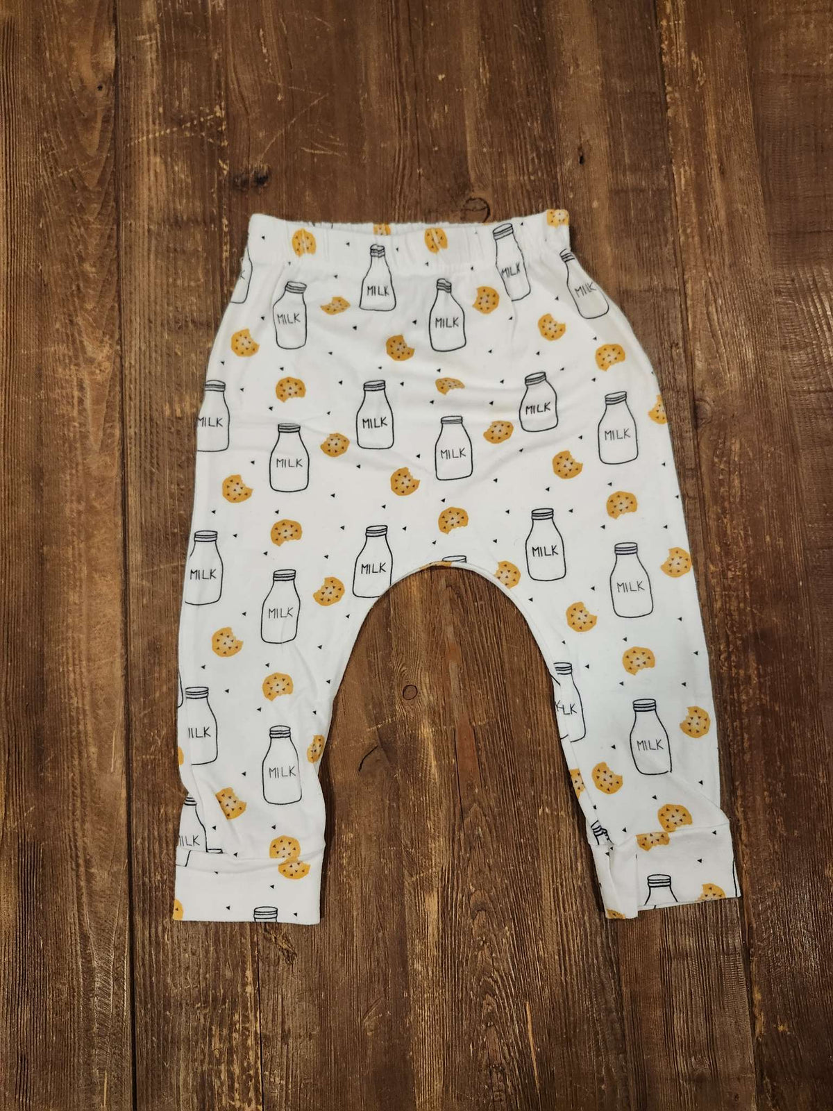 Kewe Clothing, milk and cookies leggings, 6-12M, EUC, Kids 9 Month (6-9M)