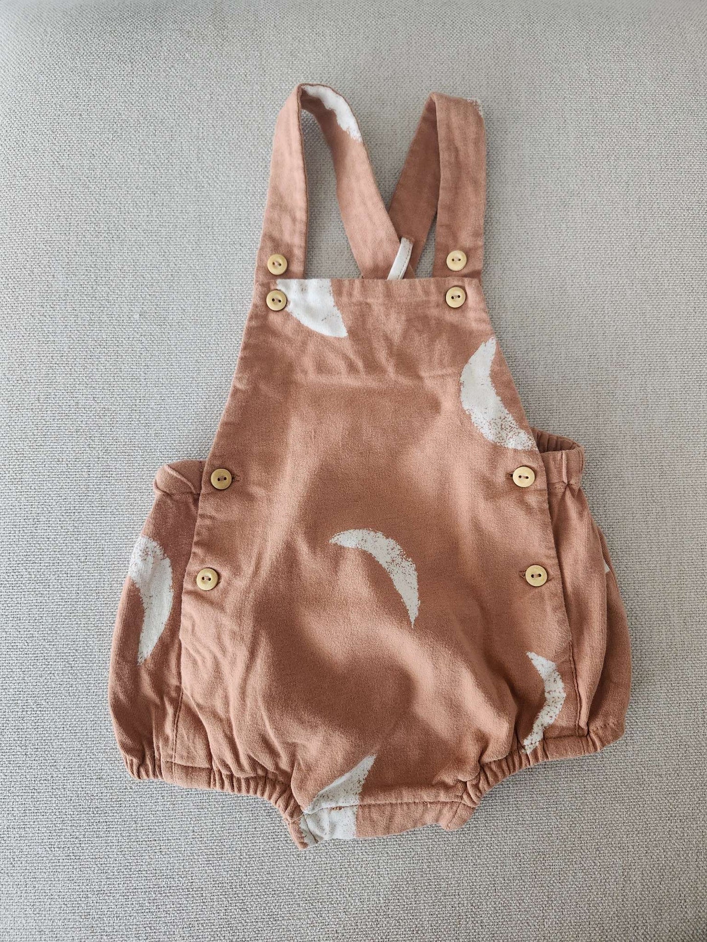 H&M baby short overalls, 6-9M, EUC, Kids 9 Month (6-9M)