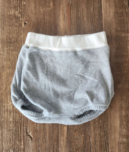 Organic Zoo, grey shorts / diaper cover, 6-12M, VGUC, Kids 9 Month (6-9M)
