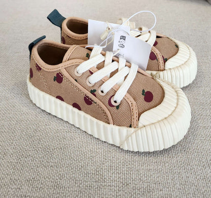 Zara apple sneakers, EUR 22 (size 6.5), NWT, Shoes 6.5 (Walkers:12-24 mth)