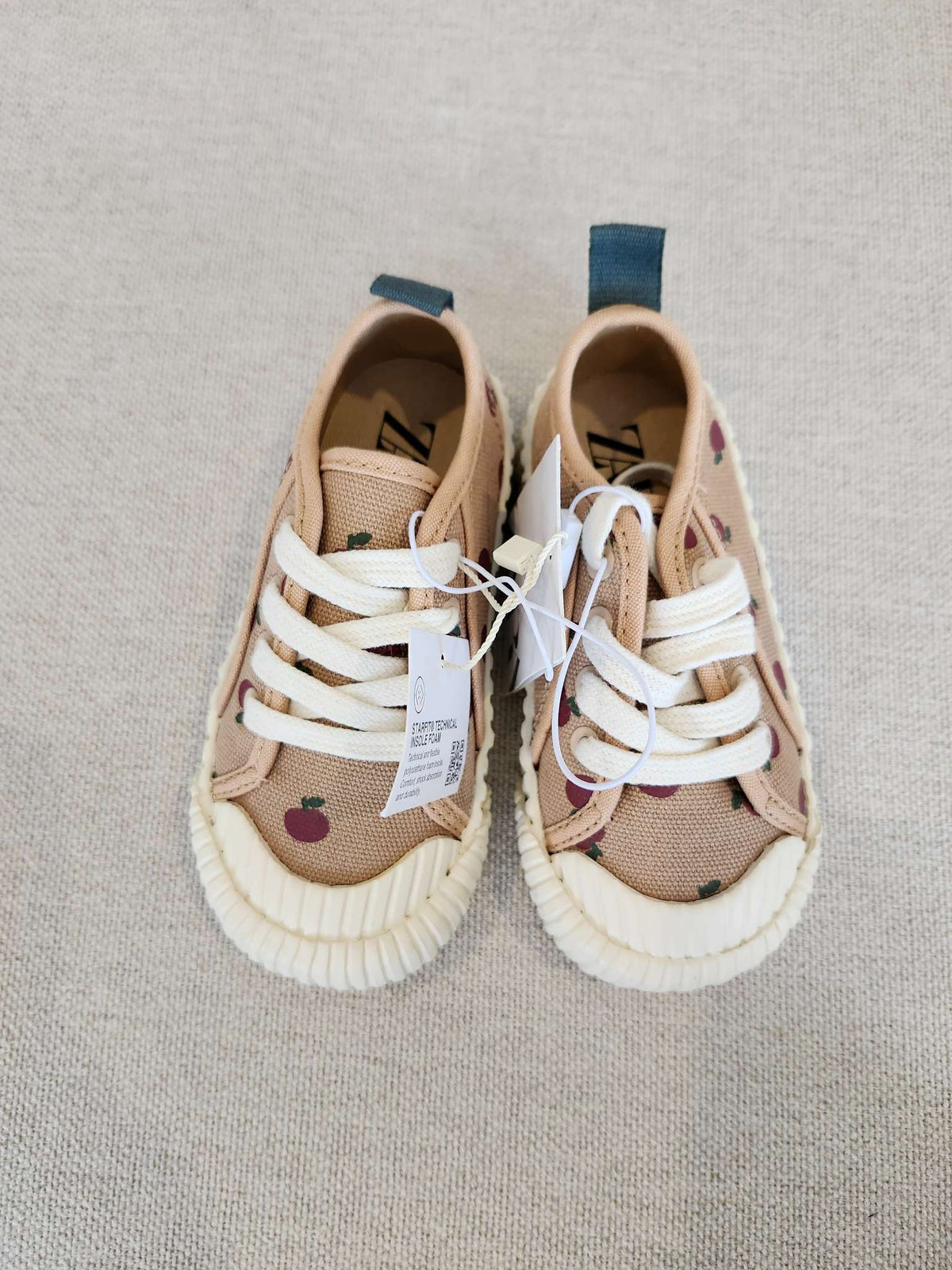 Zara apple sneakers, EUR 22 (size 6.5), NWT, Shoes 6.5 (Walkers:12-24 mth)