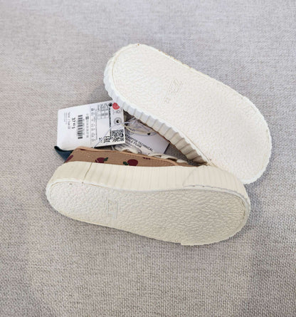 Zara apple sneakers, EUR 22 (size 6.5), NWT, Shoes 6.5 (Walkers:12-24 mth)