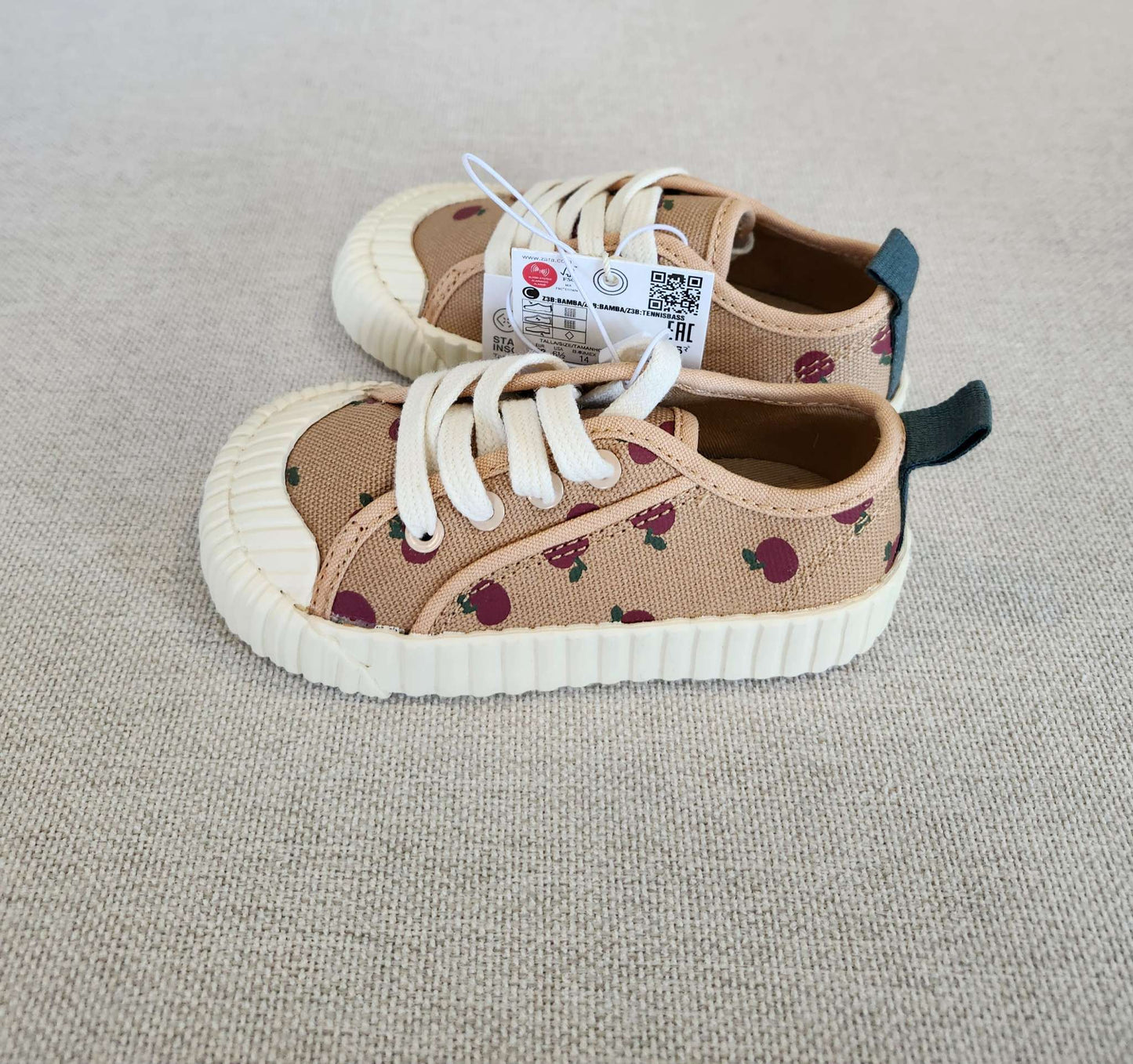Zara apple sneakers, EUR 22 (size 6.5), NWT, Shoes 6.5 (Walkers:12-24 mth)