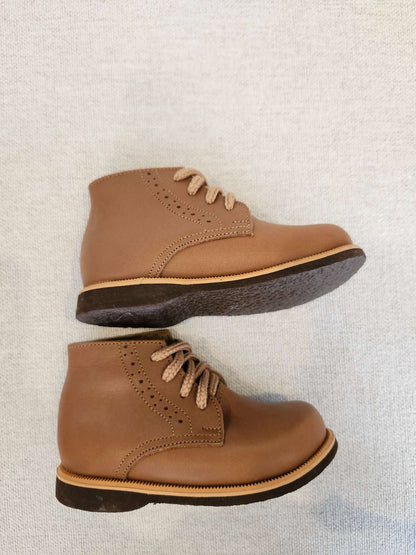 Adelisa & Co, Paseo leather boots, size EUR 22 (size US 6), EUC, Shoes 6 (Walkers:12-24 mth)