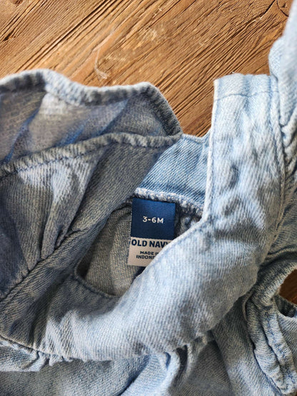 Old Navy denim romper, 3-6M, EUC, Kids 6 Month (3-6M)