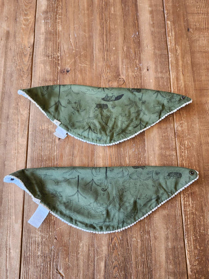 Red Caribou, organic bandana bib, like new