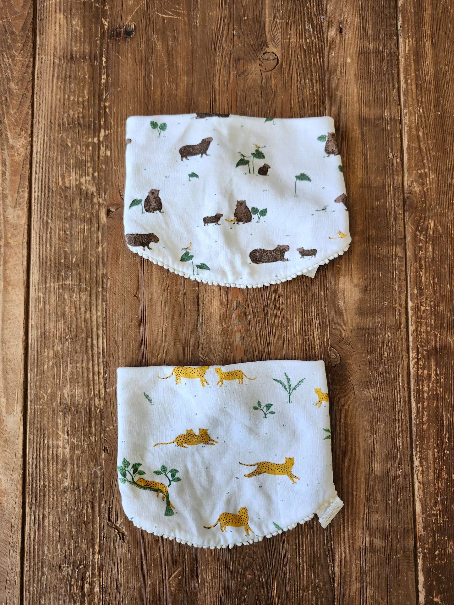 Red Caribou, organic bandana bib, like new