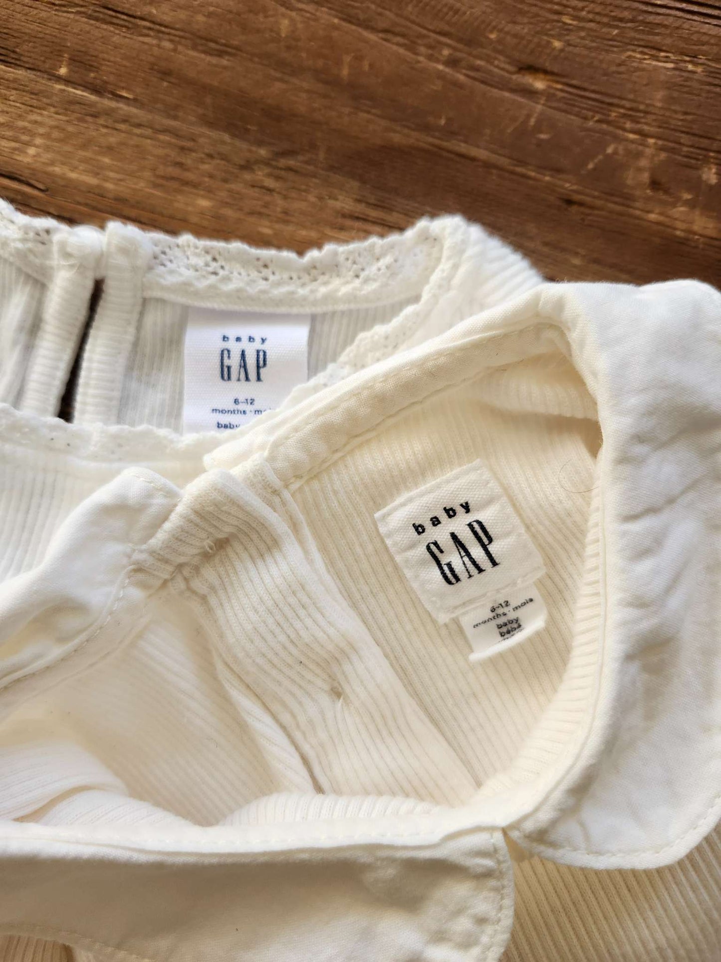 Gap 2-pack puff sleeve bodysuits, 6-12M, EUC, Kids 9 Month (6-9M)
