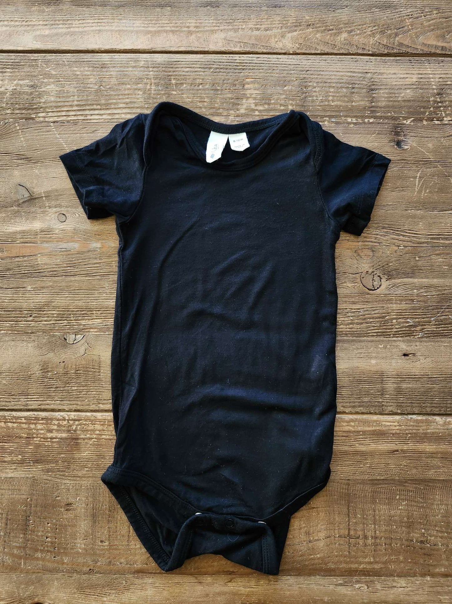 Kyte baby black onesie, 6-12M, like new, Kids 9 Month (6-9M)
