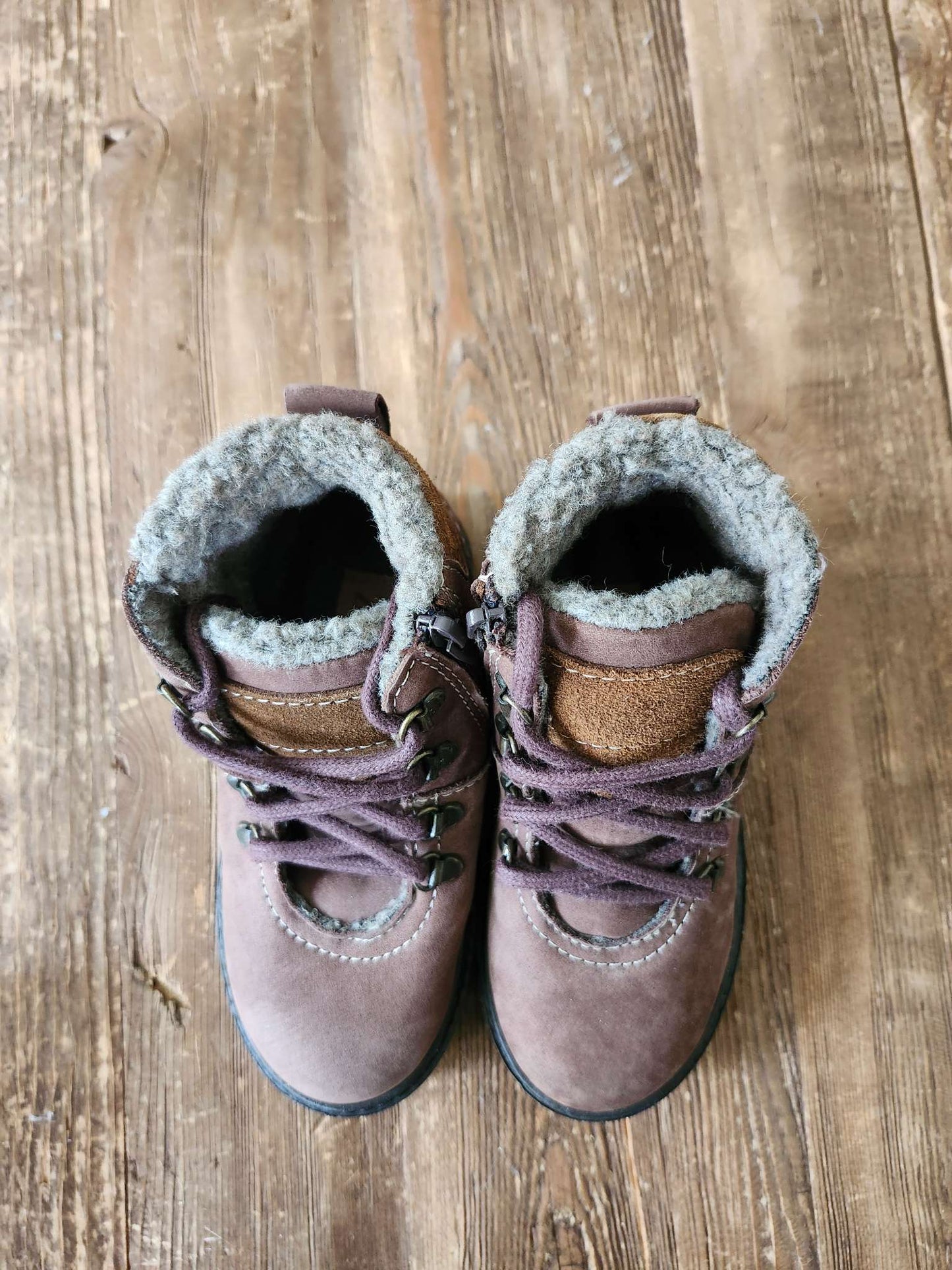 Zara kids boots, size US 8.5; EUR 25 (6.1 inches), Shoes 8.5 (Toddler:2-4yr)