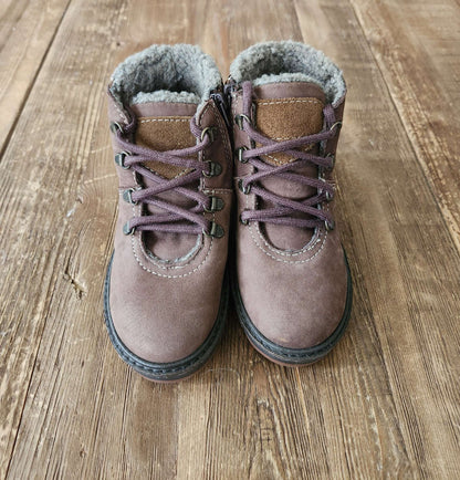 Zara kids boots, size US 8.5; EUR 25 (6.1 inches), Shoes 8.5 (Toddler:2-4yr)
