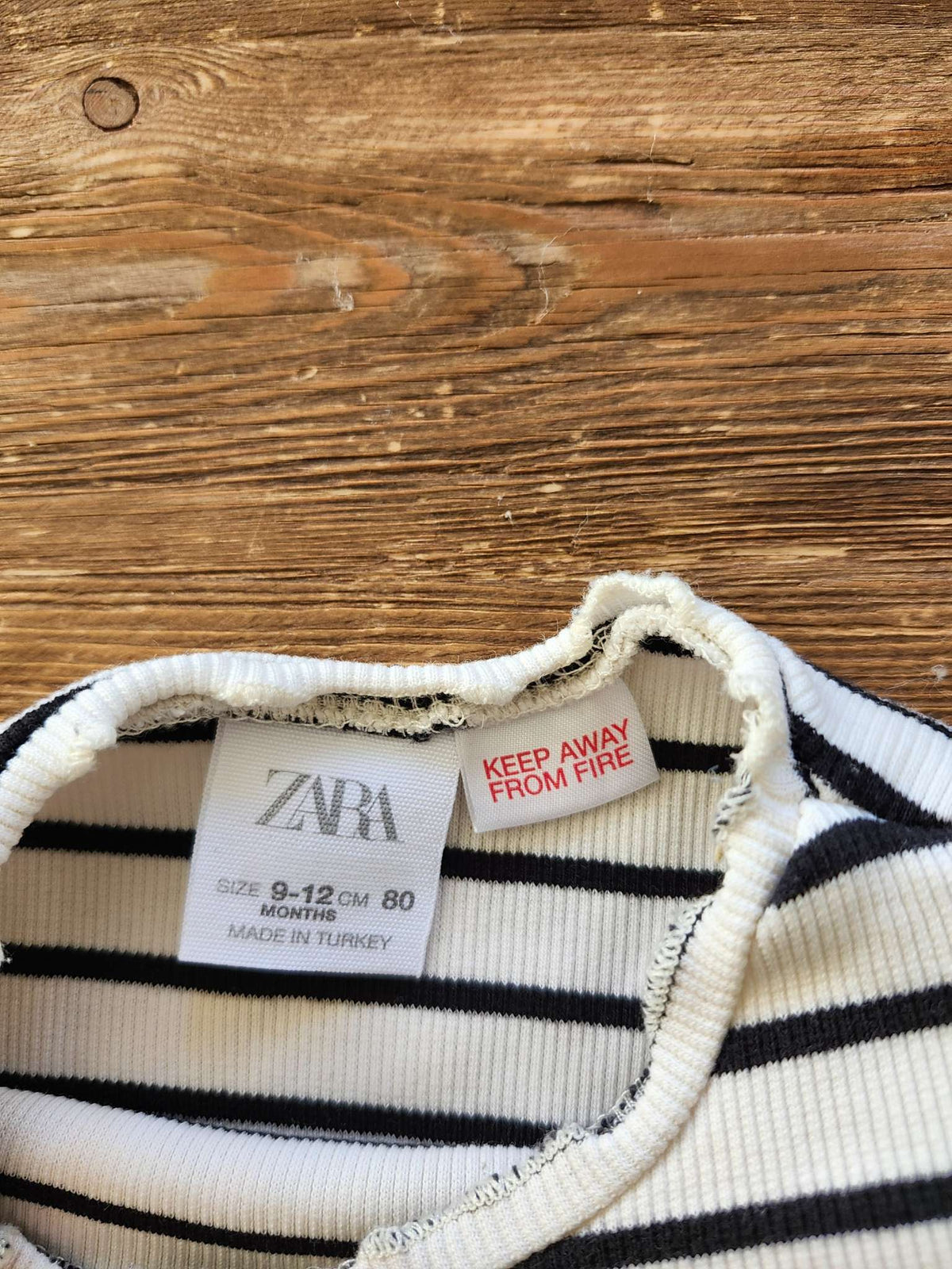 Zara baby stripe frill top, 9-12M, like new, Kids 12 Month (9-12M)