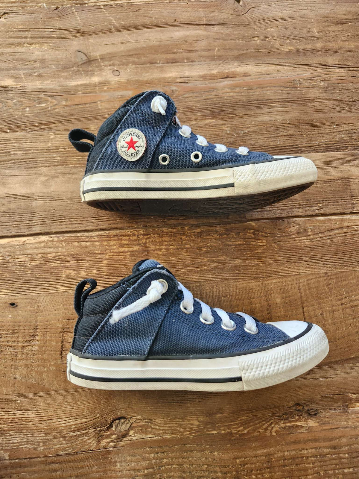 Converse high tops, size 11, Shoes 11 (Toddler:2-4yr)