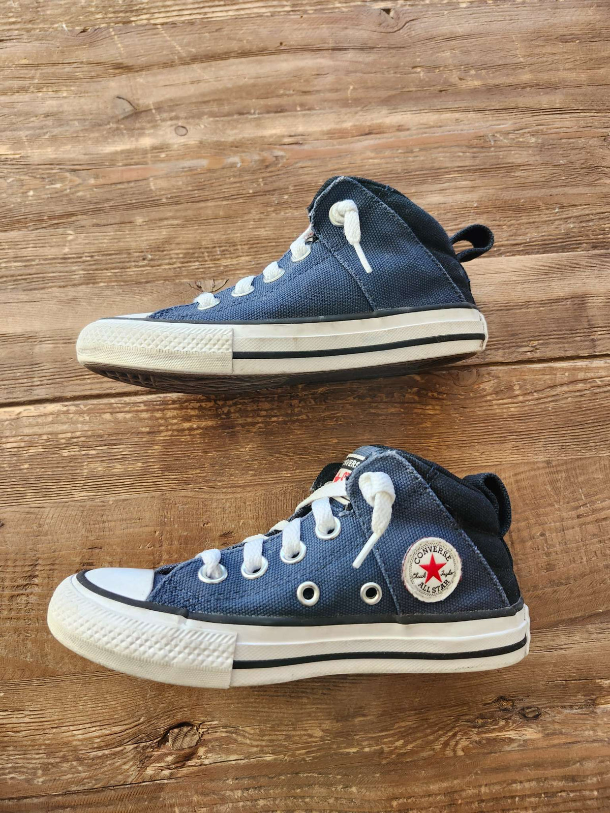Converse high tops, size 11, Shoes 11 (Toddler:2-4yr)