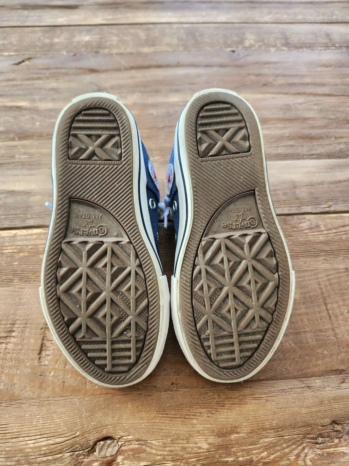 Converse high tops, size 11, Shoes 11 (Toddler:2-4yr)