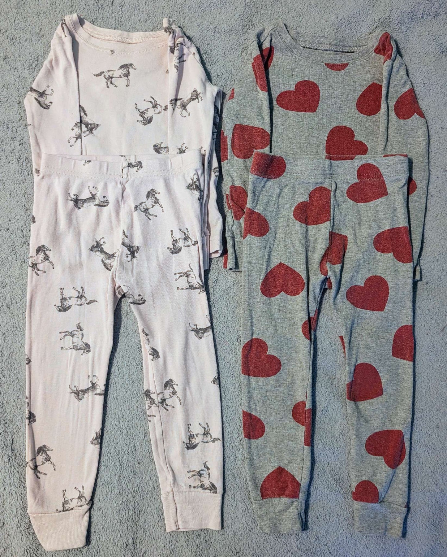 Old Navy Girls Pajama Set - 4pc Bundle (Horses & Hearts) - Size 3T, Kids 3T
