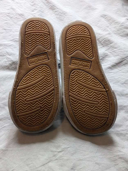 babyGap Toddler Canvas Laced Sneakers size 8 , Shoes 8 (Toddler:2-4yr)