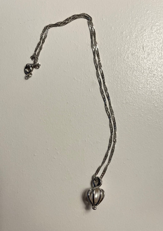 Brand new pearl necklace