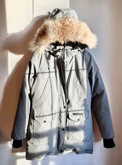 Canada Goose Trillium Parka Women’s Medium, light grey EUC, Maternity M (8-10)