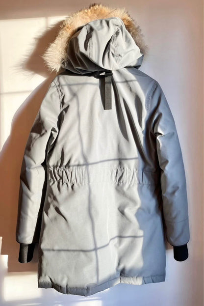 Canada Goose Trillium Parka Women’s Medium, light grey EUC, Maternity M (8-10)