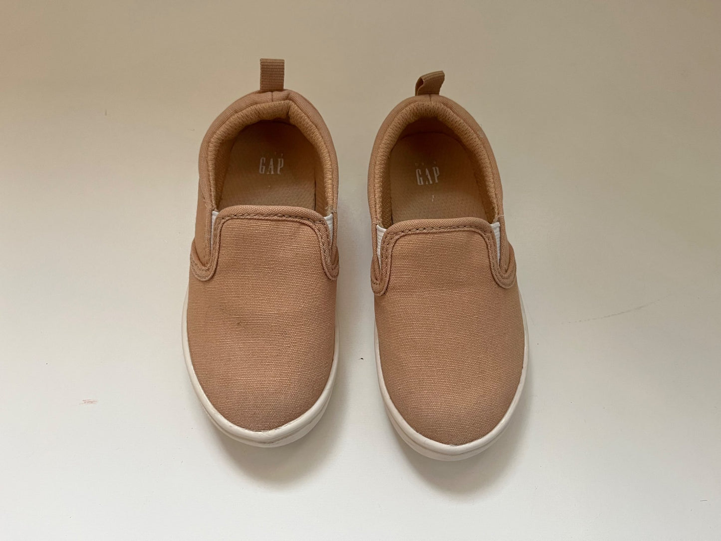 Baby Gap Slip On Shoes Toddler size 7 fit small, Shoes 7 (Walkers:12-24 mth)