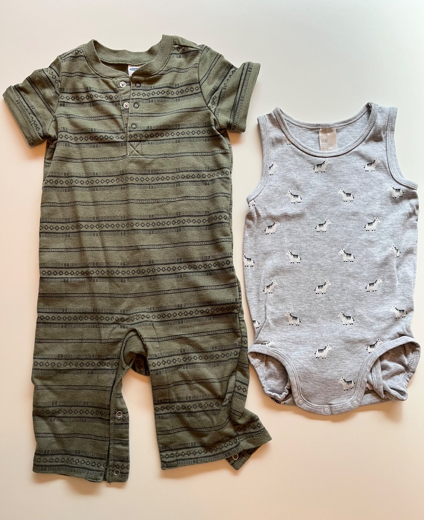 Romper and onesie bundle, Kids 12 Month (9-12M)
