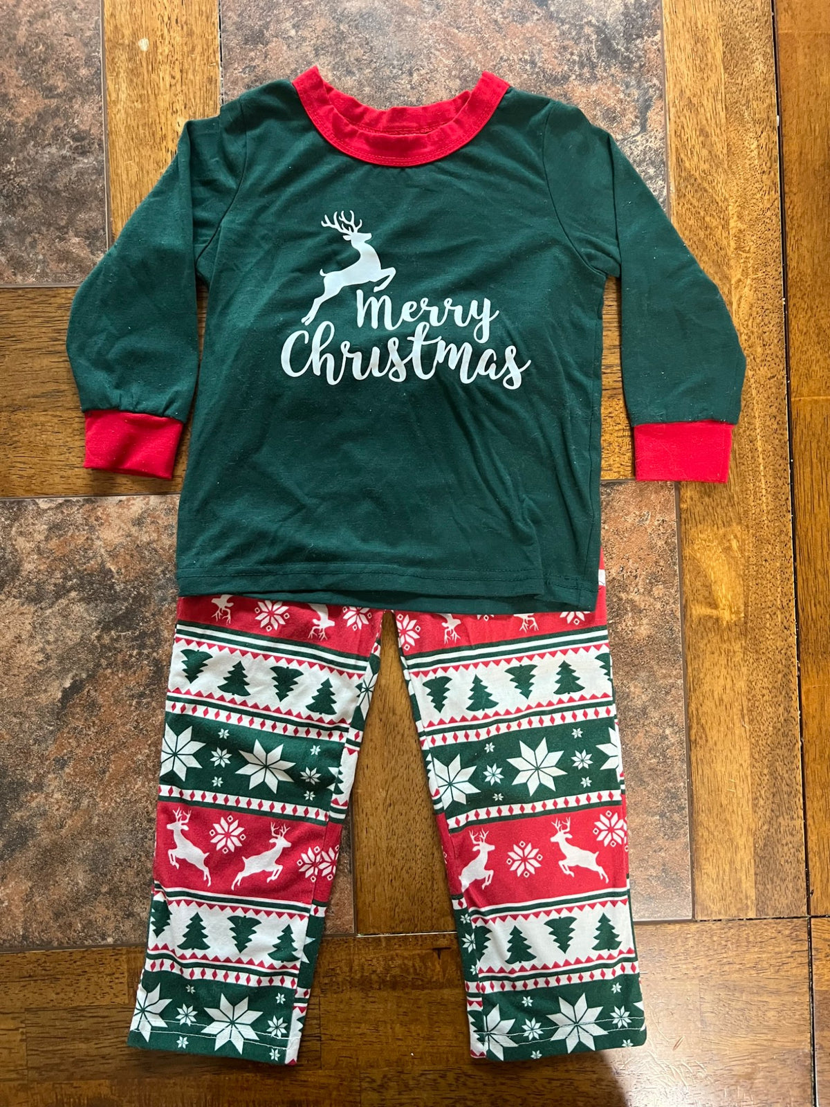 Bundle: 6 Christmas PJ sets, Kids 2T