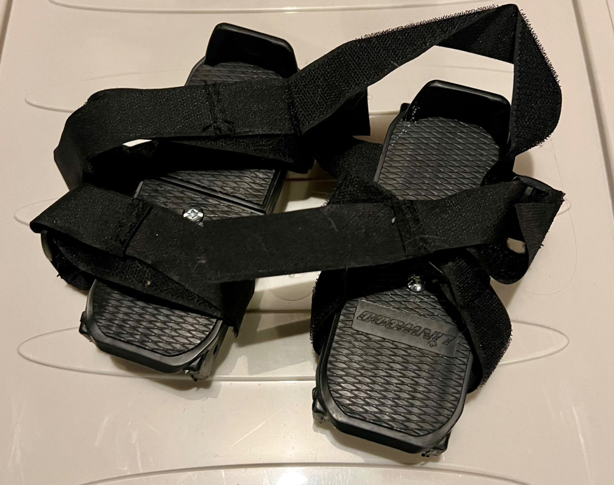 Bob adjustable strap on ice skates, Shoes 6 (Walkers:12-24 mth)