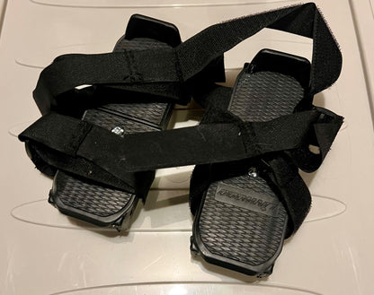 Bob adjustable strap on ice skates, Shoes 6 (Walkers:12-24 mth)