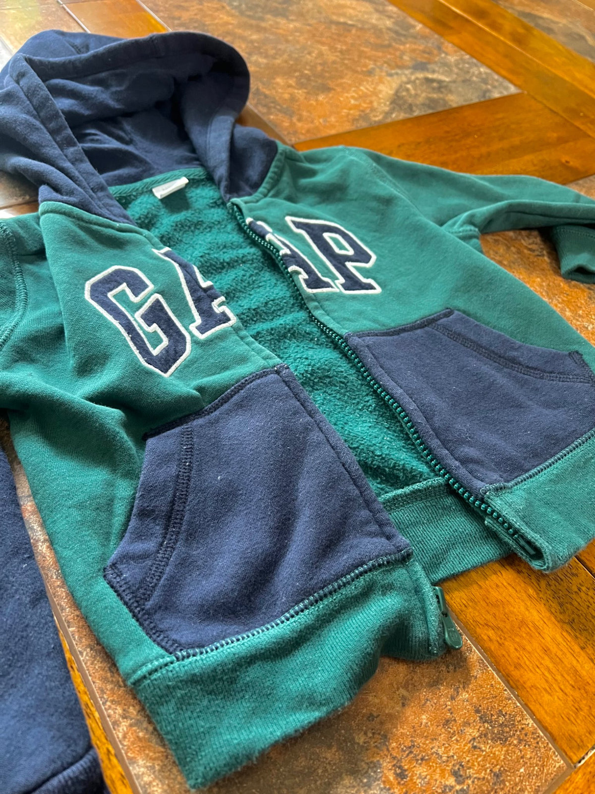 Gap two piece sweatpants and hoodie set, Kids 2T
