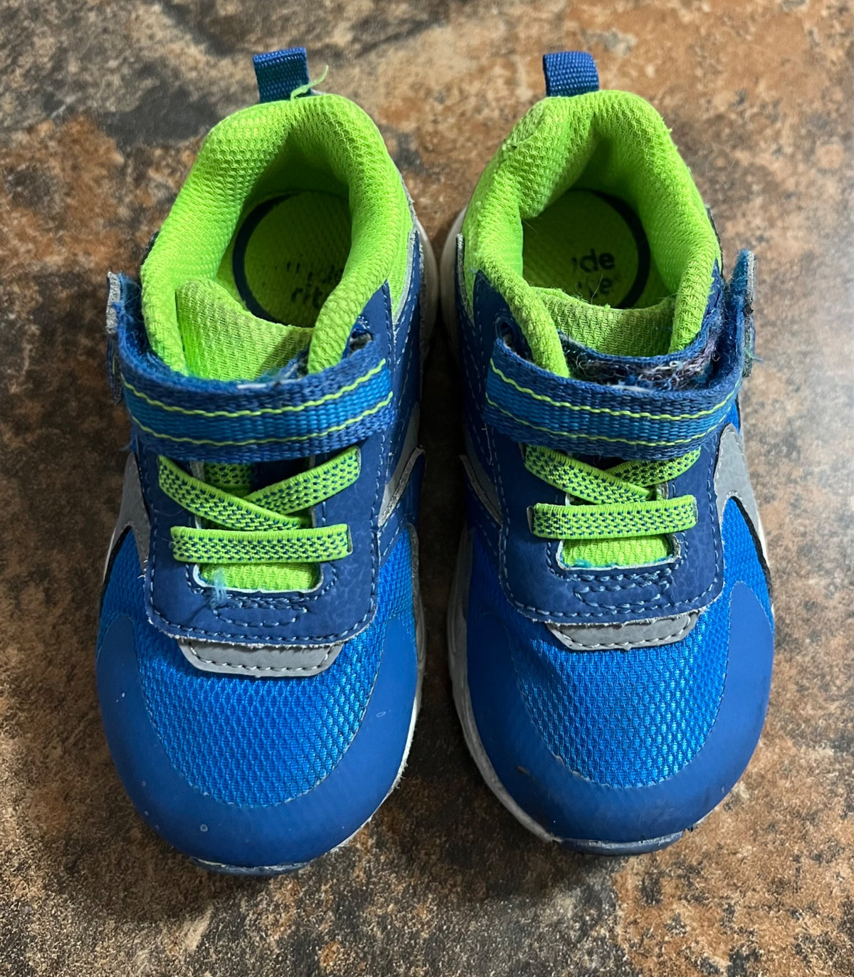 Stride Rite sneakers size 6, Shoes 6 (Walkers:12-24 mth)