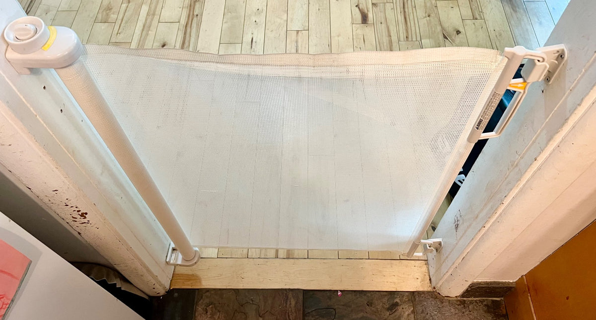 BILY retractable baby gate