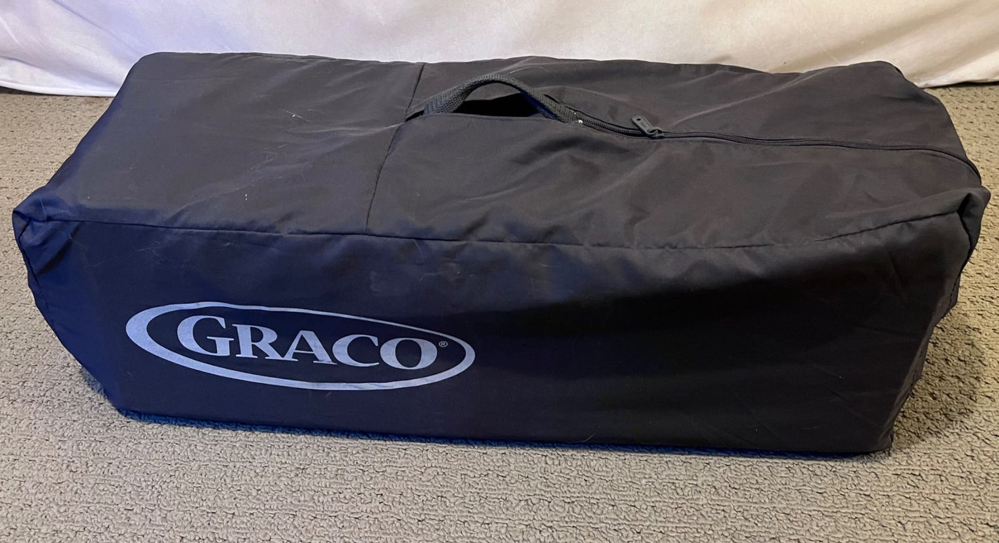 Graco Quick Connect Pack n Play with Bassinet, Change Station and Bouncer
