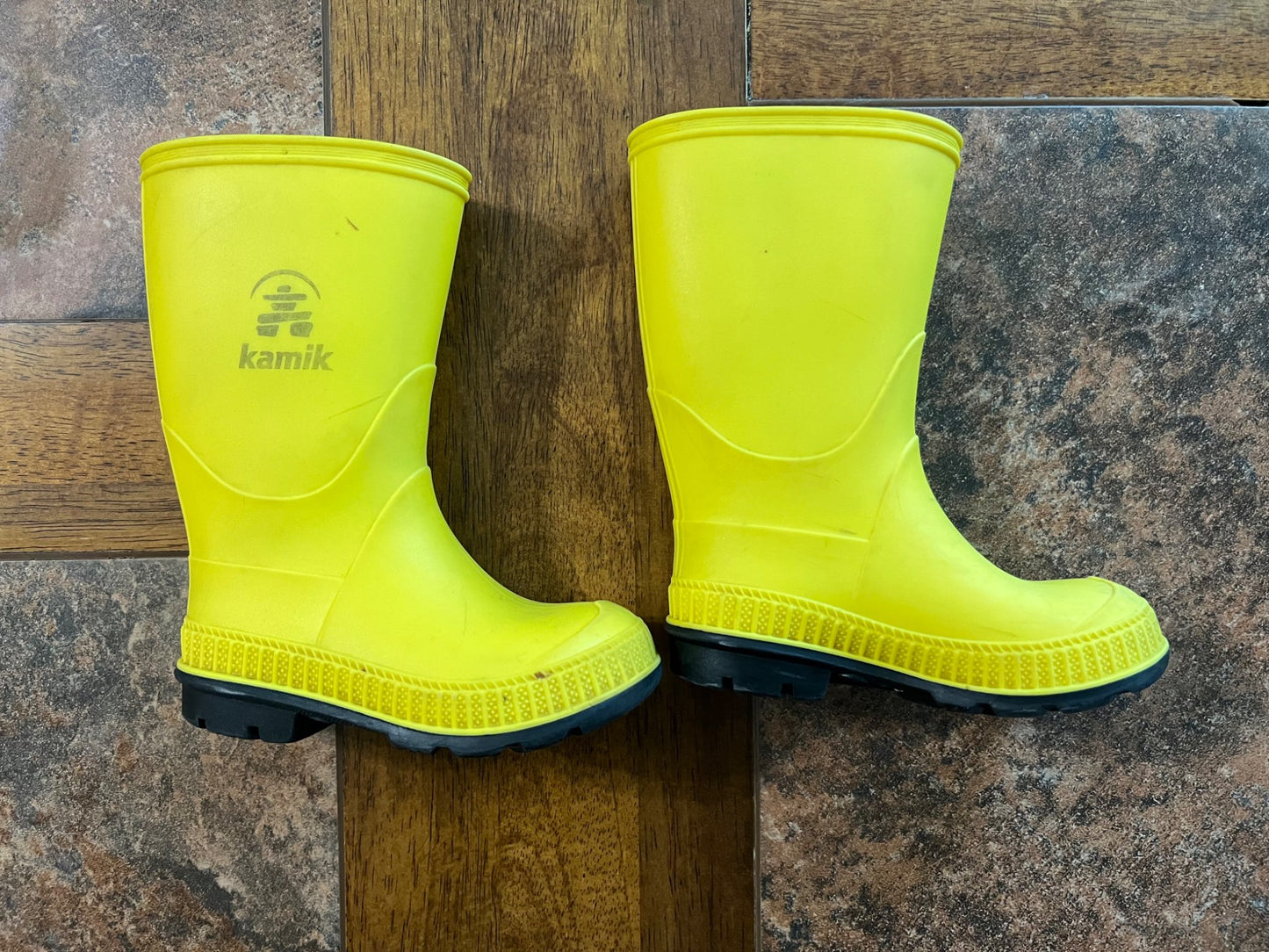 Kamik rain boots size 6, Shoes 6 (Walkers:12-24 mth)