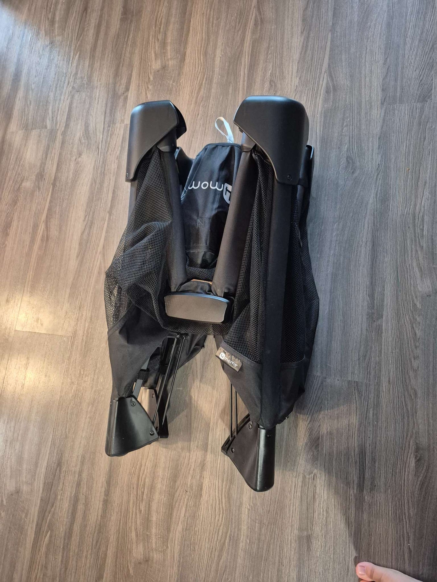 4moms Breeze Plus Playard with Bassinet & Change
